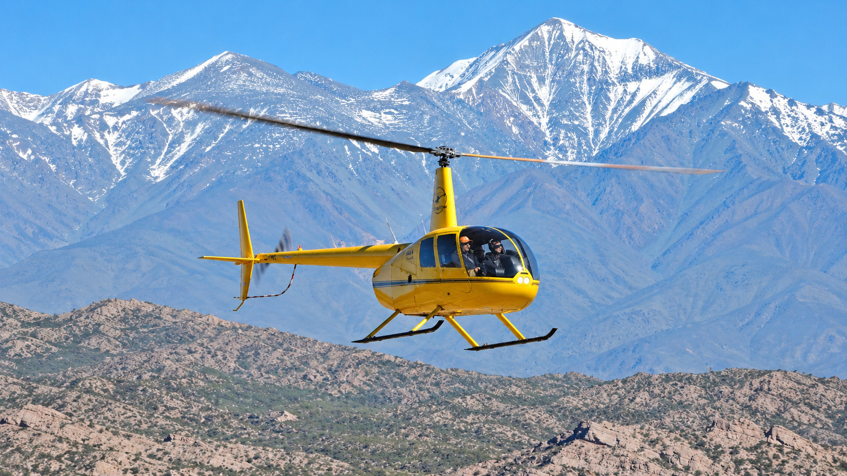 Vuelo en helicóptero sobre el Dique Potrerillos, Mendoza — 10 minutos — actividad de Vuelos en helicóptero y helitours