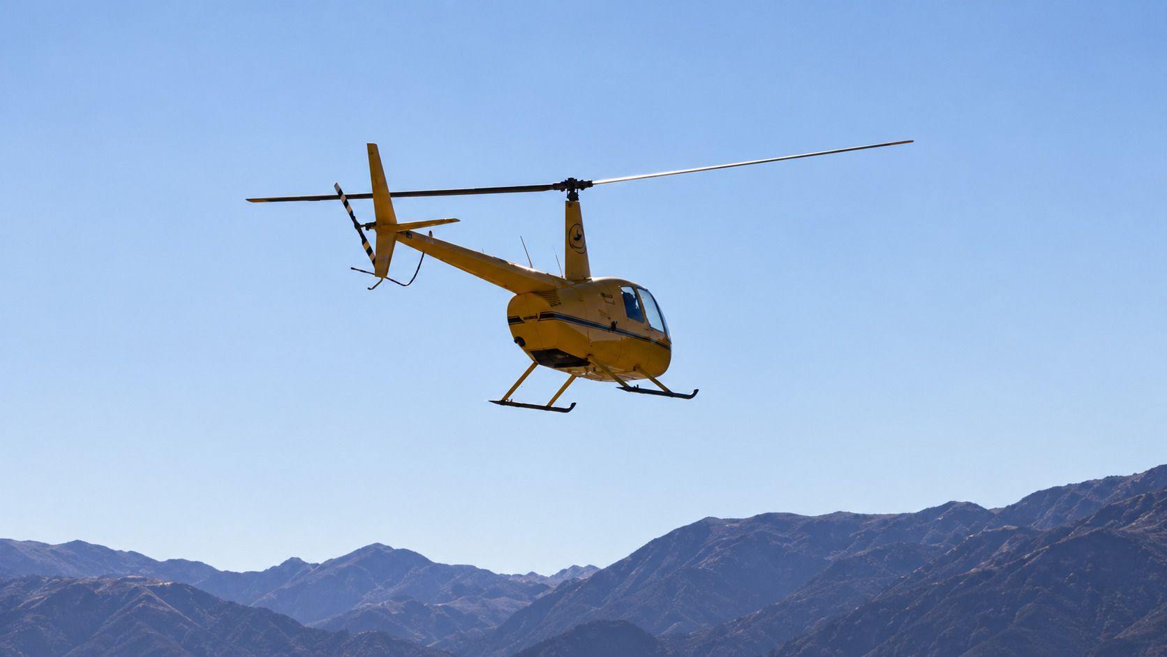 Vuelo en helicóptero sobre el Dique Potrerillos, Mendoza — 10 minutos — imagen 30