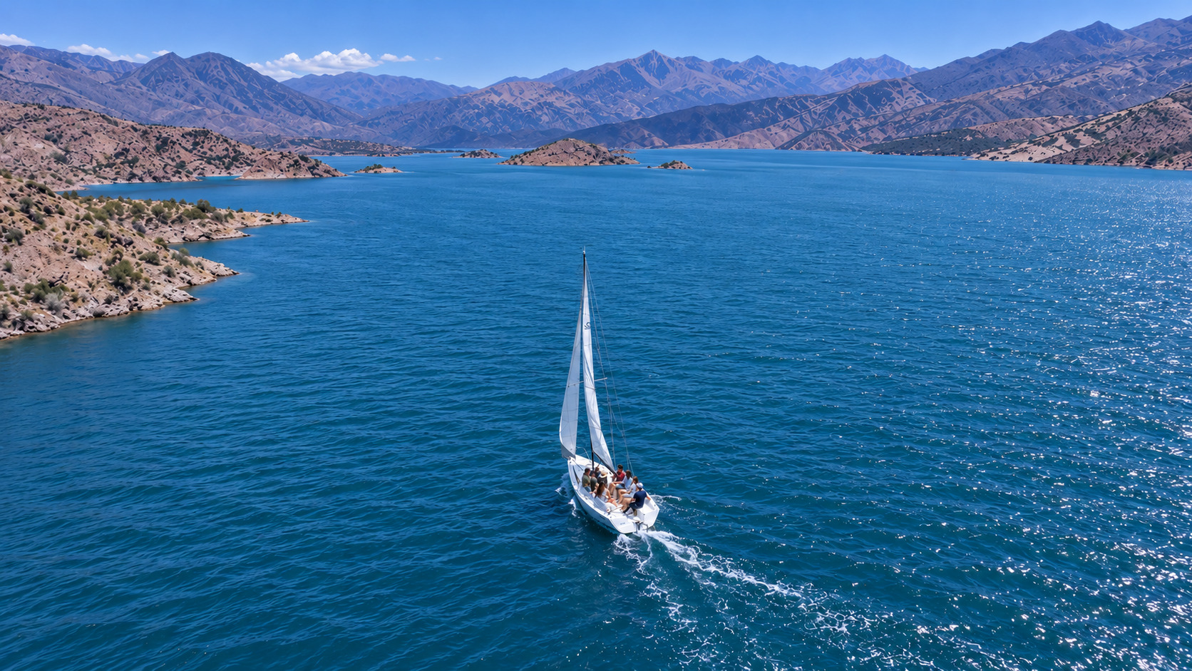 Paseo en velero por el Dique Potrerillos — vino y tabla de quesos — imagen 1