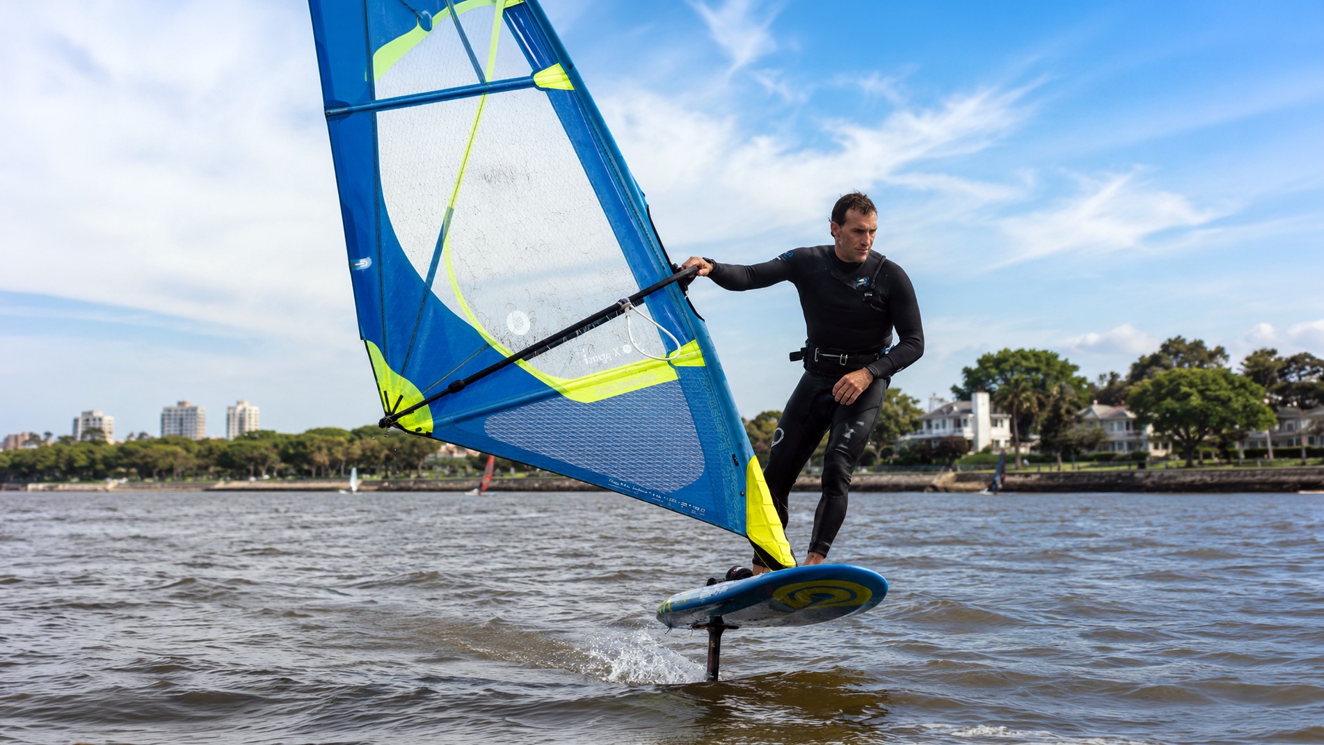 Clase inicial de Windsurf Foil en San Isidro, Río de la Plata — imagen 20