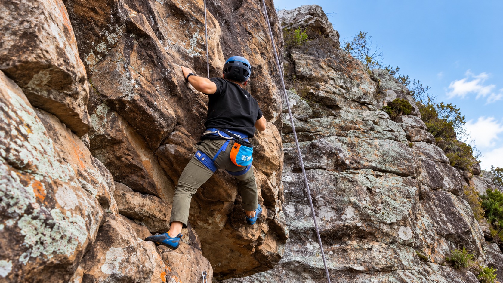 Escalada en roca en Potrerillos, Mendoza — requiere experiencia previa — imagen 9