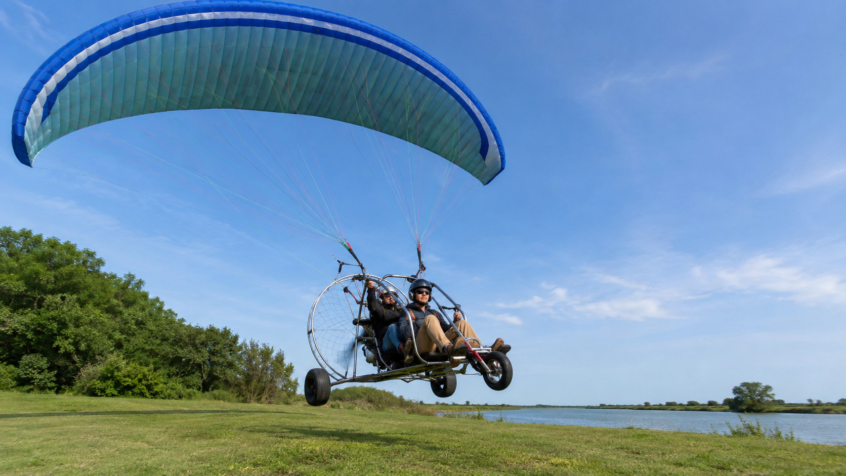 Vuelo bautismo en paramotor sobre islas del Delta del Tigre — imagen 2